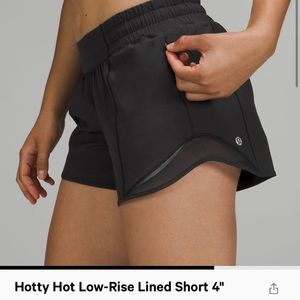 lululemon black 4’ inch hotty hot shorts